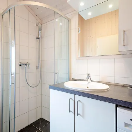 Freistehendes Mit Sauna *